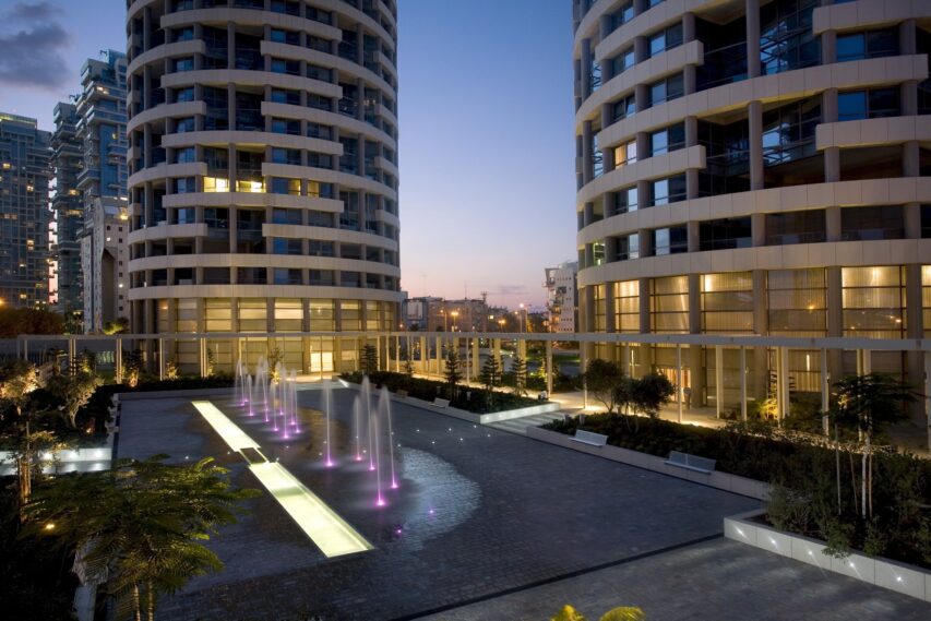 Lampade in vetro Siru per le YOO TOWERS di Tel Aviv