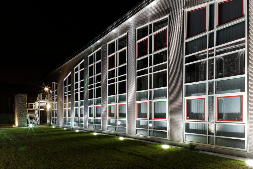 Il Parc Scientifique Initialis illuminato dalle soluzioni Francesconi Architectural Light